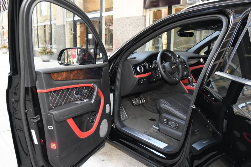 2018 Bentley Bentayga Mulliner Edition (image 8)