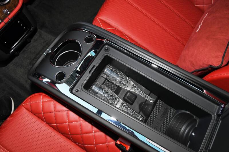 2018 Bentley Bentayga Mulliner Edition (image 16)