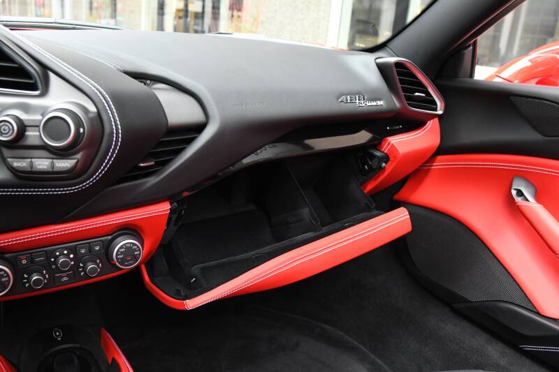 2019 Ferrari 488 Spider (image 23)