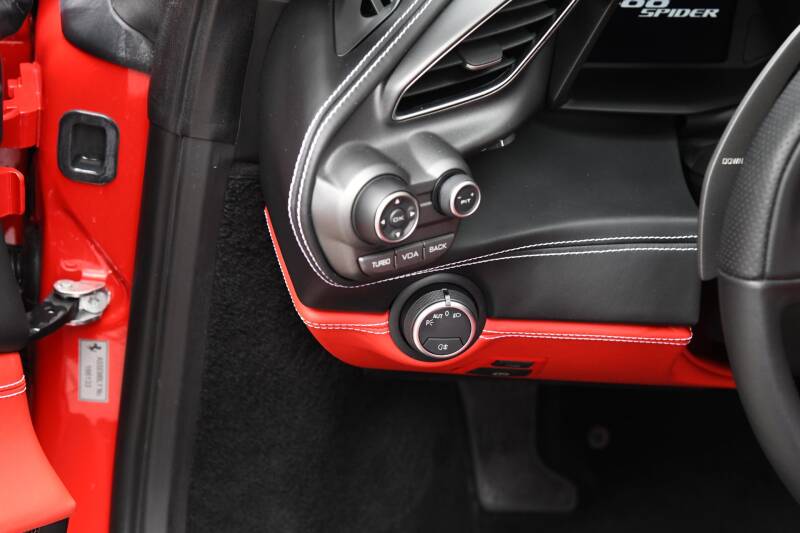 2019 Ferrari 488 Spider (image 14)