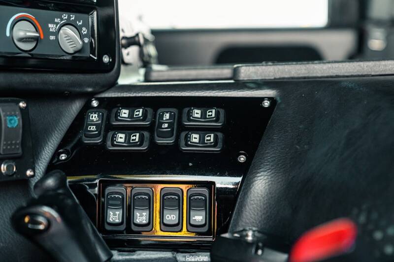 2006 HUMMER H1 Alpha Wagon (image 16)