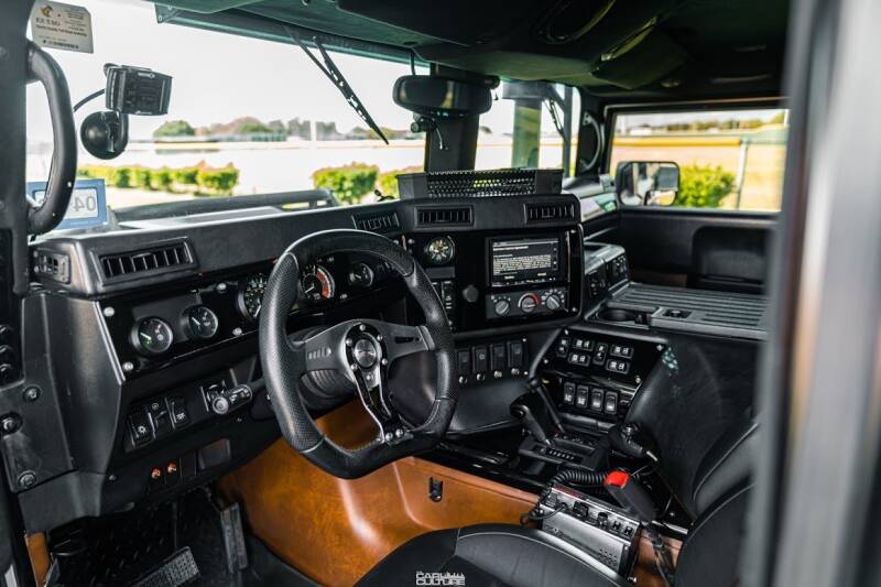 2006 HUMMER H1 Alpha Wagon (image 12)