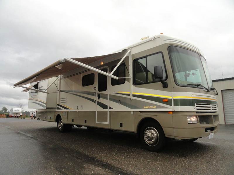 2004 Fleetwood Bounder 35R for sale at AMS Wholesale Inc. in Placerville CA