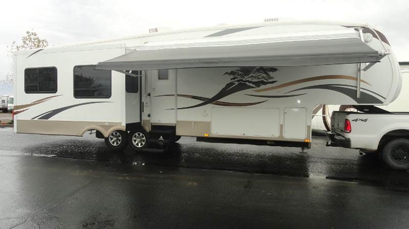 2009 Keystone Everest  for sale at AMS Wholesale Inc. in Placerville CA