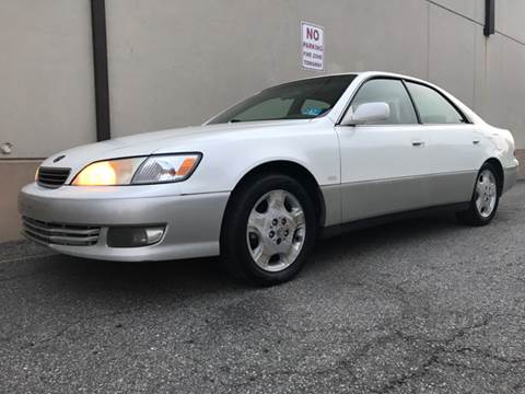 2000 Lexus ES 300 for sale at International Auto Sales in Hasbrouck Heights NJ