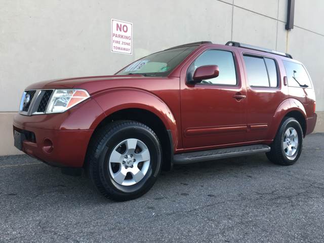 2005 Nissan Pathfinder for sale at International Auto Sales in Hasbrouck Heights NJ