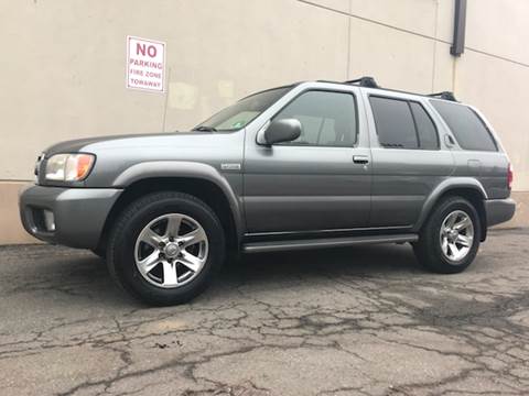 2004 Nissan Pathfinder for sale at International Auto Sales in Hasbrouck Heights NJ