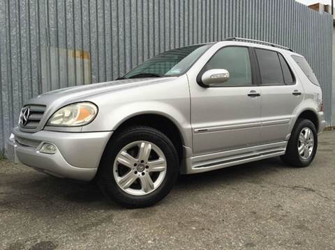 2005 Mercedes-Benz M-Class for sale at International Auto Sales in Hasbrouck Heights NJ