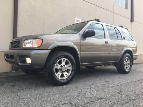 2001 Nissan Pathfinder for sale at International Auto Sales in Hasbrouck Heights NJ