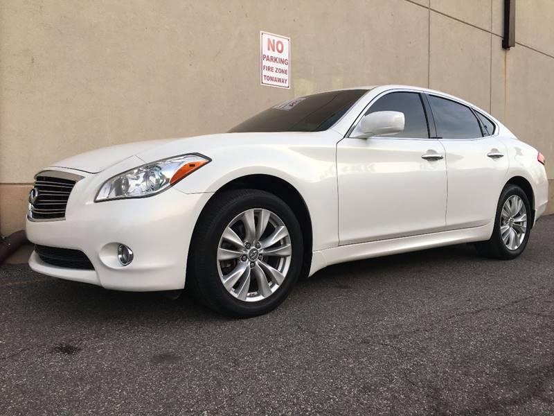 2011 Infiniti M37 for sale at International Auto Sales in Hasbrouck Heights NJ