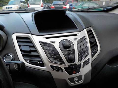 2011 Ford Fiesta SES