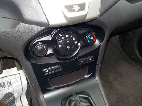 2011 Ford Fiesta SES