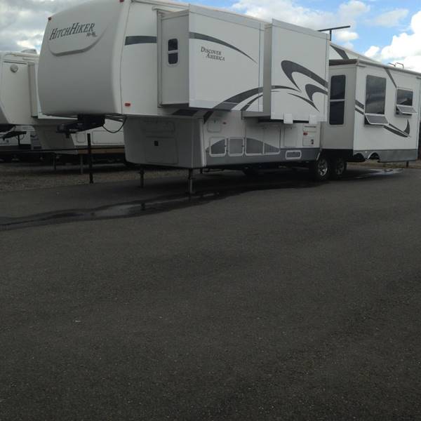 2008 HITCHHIKER  3309 for sale at Quality RV LLC in Enumclaw WA