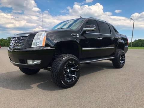 2007 Cadillac Escalade EXT for sale at DLUX Motorsports in Fredericksburg VA