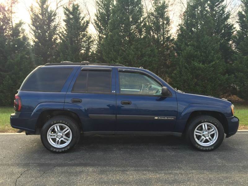 2004 Chevrolet TrailBlazer for sale at DLUX MOTORSPORTS in Ladson SC