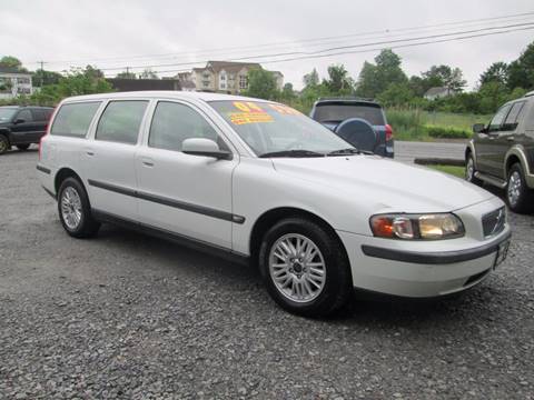 2004 Volvo V70 for sale at Saratoga Motors in Gansevoort NY