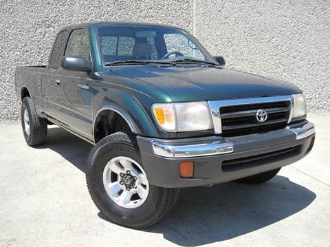 2000 Toyota Tacoma for sale at Avenue Auto Group in Dallas TX