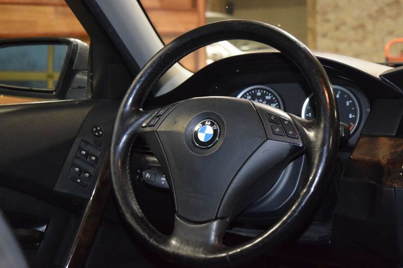 2004 BMW 5 Series 525i