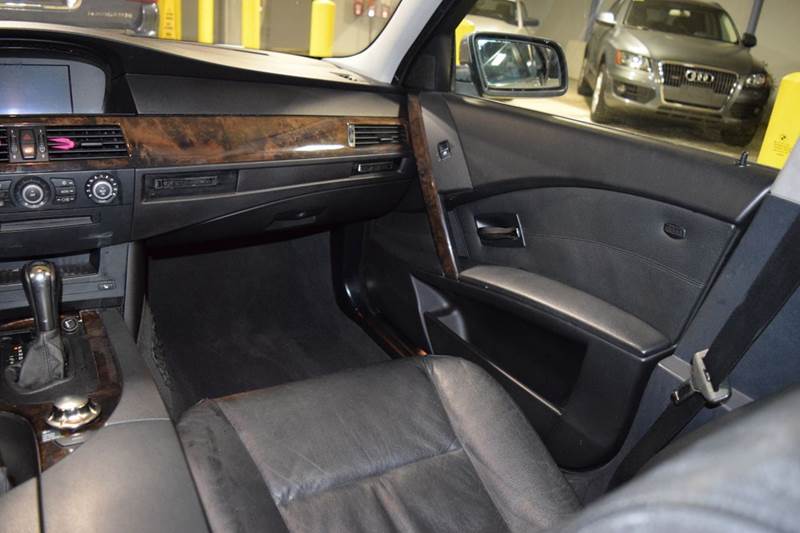 2004 BMW 5 Series 525i