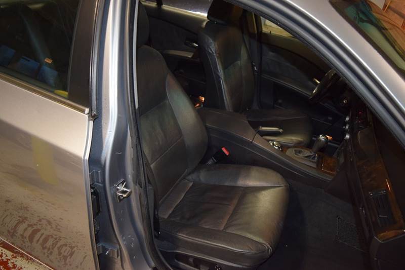 2004 BMW 5 Series 525i