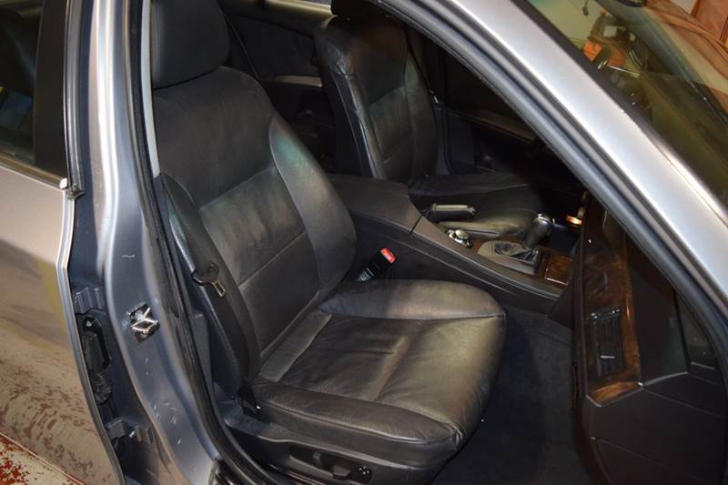 2004 BMW 5 Series 525i