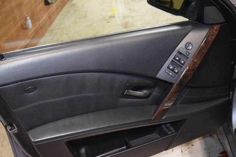 2004 BMW 5 Series 525i