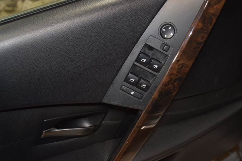 2004 BMW 5 Series 525i