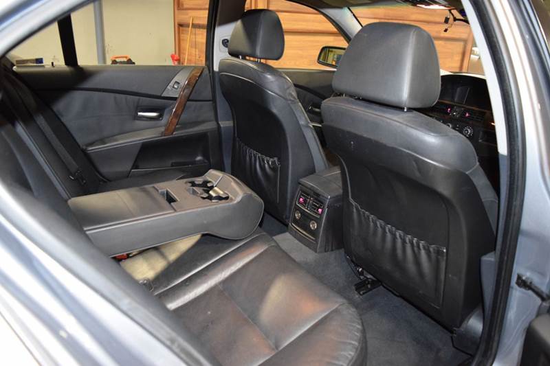 2004 BMW 5 Series 525i