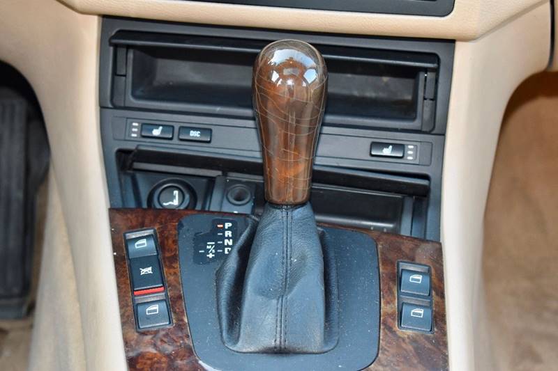 2005 BMW 3 Series 325i