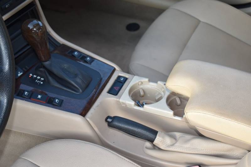 2005 BMW 3 Series 325i