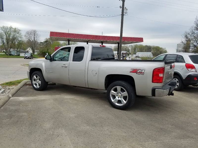 2009 Chevrolet Silverado  for sale at SPEEDY'S USED CARS INC. in Louisville IL