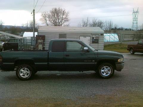 1997 Dodge Ram Pickup 1500 for sale at CAR-MART AUTO SALES in Maryville TN