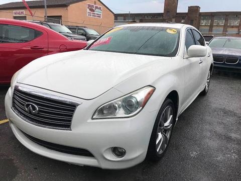 2012 Infiniti M37